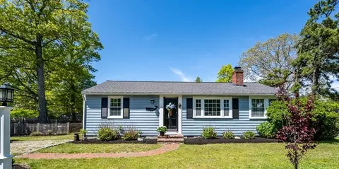 24 Wildwood St, Dennis, MA 02660