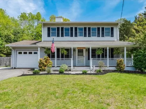 79 Chandler Dr, Marshfield, MA 02050