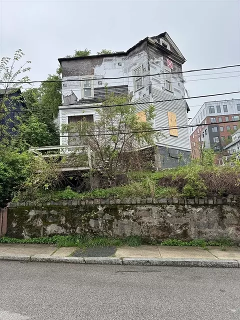 18 Eldora St, Boston, MA 02120