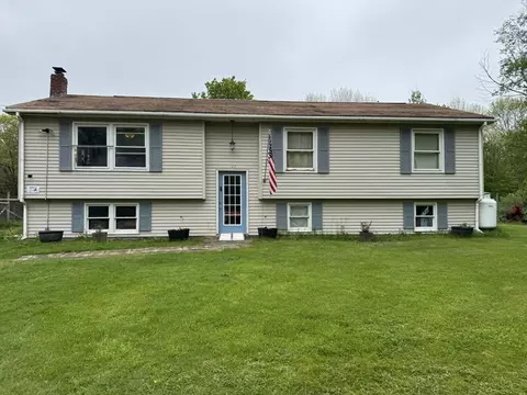 100 Narrow Ln, Phillipston, MA 01331