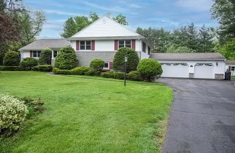 95 Holyoke St, Easthampton, MA 01027