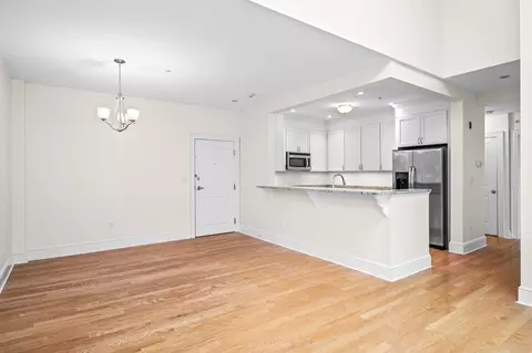 Living - 33 Intrepid Cir #405, Marblehead, MA 01945 photo 4 of 7