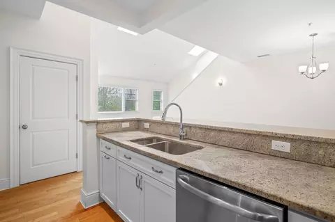 Kitchen - 33 Intrepid Cir #405, Marblehead, MA 01945 photo 2 of 2
