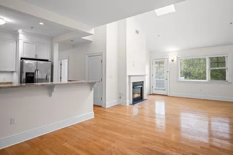 Living - 33 Intrepid Cir #405, Marblehead, MA 01945 photo 1 of 7