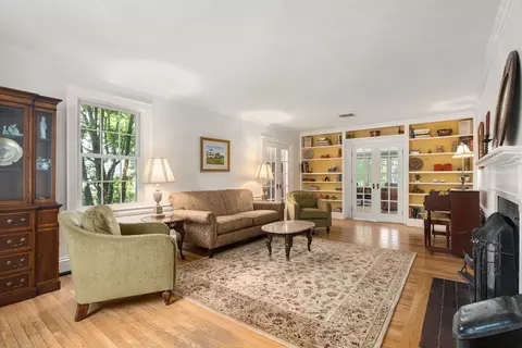 56 Laurel Dr, Needham, MA 02492 photo 2