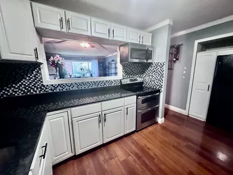 2110 Phillips Rd #13, New Bedford, MA 02745