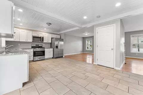 1554 Bay St, Springfield, MA 01109 photo 5