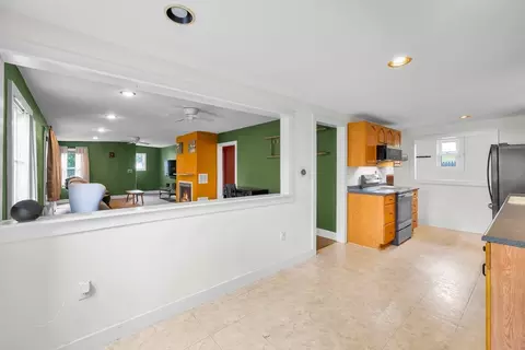 Entry Way - 5 1st Ave, Ware, MA 01082 photo 2 of 2