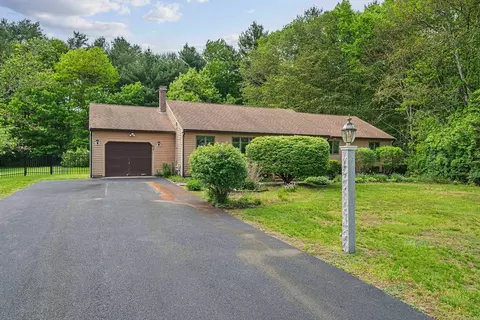 68 Cranberry Dr, Halifax, MA 02338