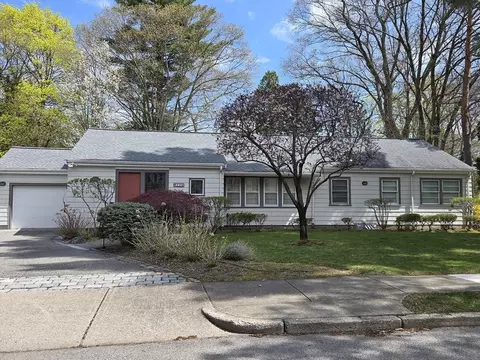 140 Paulson Rd, Waban, MA 02468