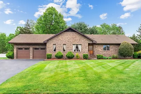 29 Pheasant Ridge Rd, Seekonk, MA 02771