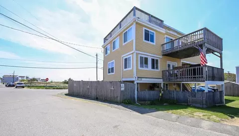 140 Railroad Ave #1, Salisbury, MA 01952