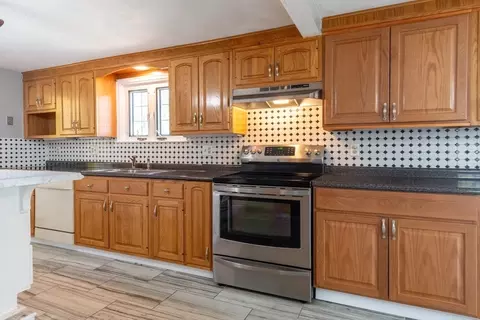 40 Fenimore Blvd, Springfield, MA 01108 photo 8