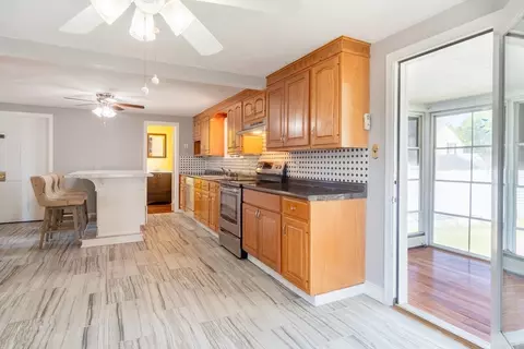 40 Fenimore Blvd, Springfield, MA 01108 photo 9