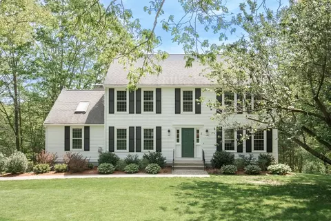 2 Heights Rd, Franklin, MA 02038