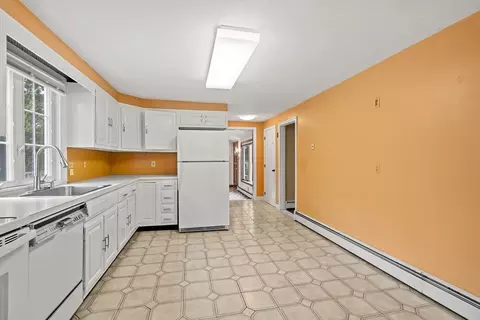 56 Trask St, Beverly, MA 01915 photo 8