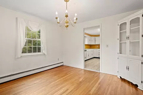 56 Trask St, Beverly, MA 01915 photo 6