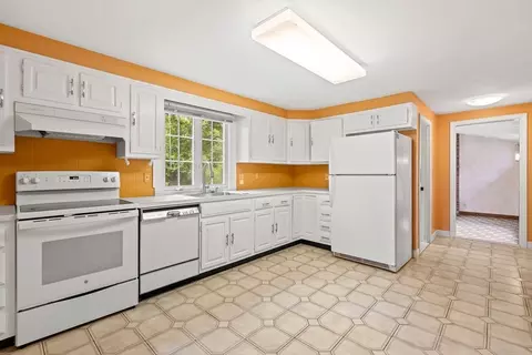 56 Trask St, Beverly, MA 01915 photo 11