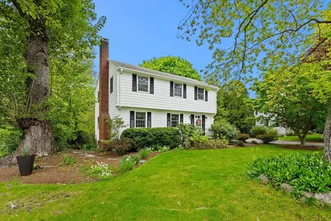 56 Trask St, Beverly, MA 01915 photo 2