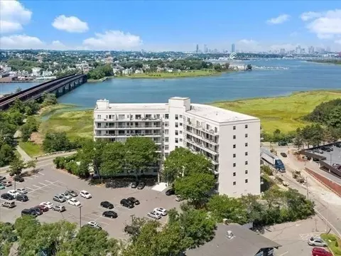 133 Commander Shea Blvd #315, Quincy, MA 02171