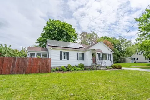 7 Prospect Ave, Dudley, MA 01571 photo 2