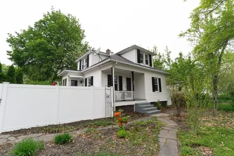 Exterior - 896 Berkshire Ave, Springfield, MA 01151 photo 2 of 6