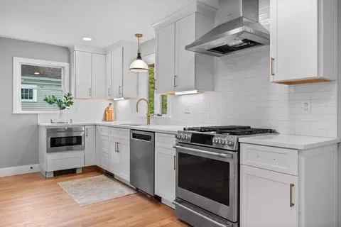 17 Melrose Ave, Needham, MA 02492 photo 5