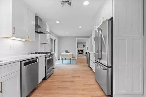 17 Melrose Ave, Needham, MA 02492 photo 8