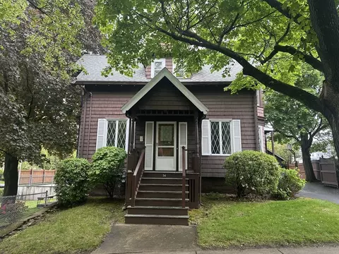 54 Brunswick Park, Melrose, MA 02176