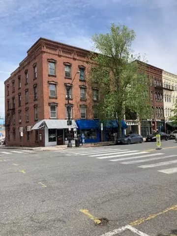 243 Main St #6, Northampton, MA 01060