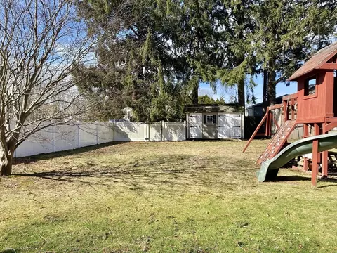 40 Castle Ave, Fairhaven, MA 02719 photo 8