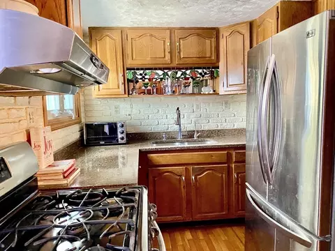 40 Castle Ave, Fairhaven, MA 02719 photo 17