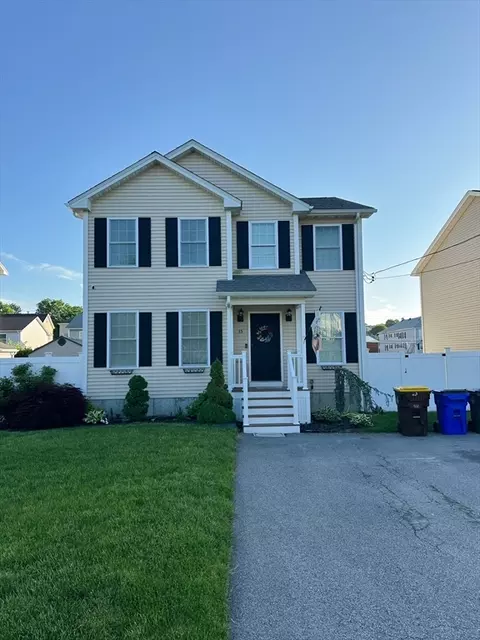 35 Lewiston St, Fall River, MA 02721
