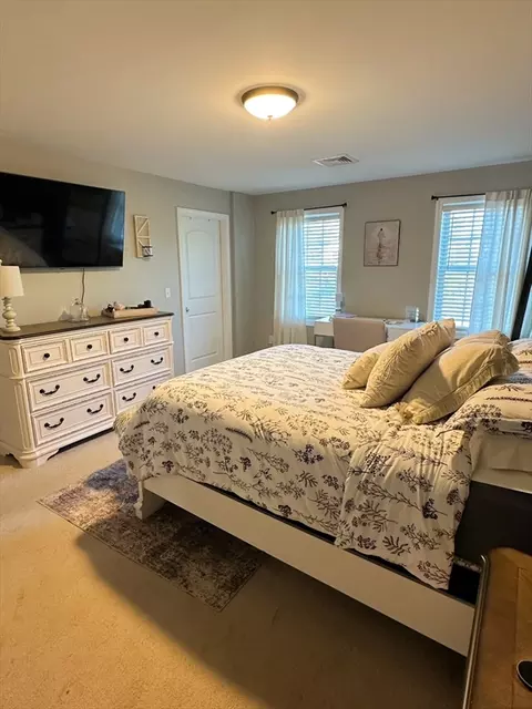 35 Lewiston St, Fall River, MA 02721 photo 16