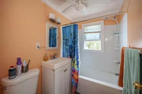 Bath - 23 Mcbride St, Springfield, MA 01104 photo 1 of 1