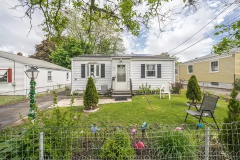 23 Mcbride St, Springfield, MA 01104