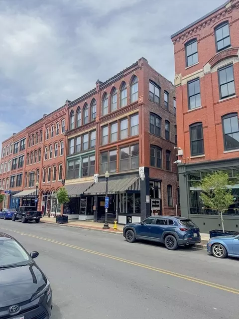 89 Washington St #2A, Haverhill, MA 01832