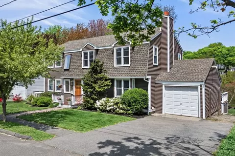 16 May St, Marblehead, MA 01945 photo 2