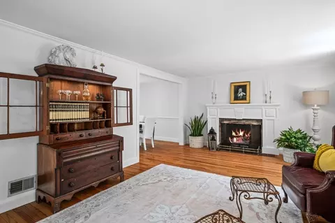 16 May St, Marblehead, MA 01945 photo 8