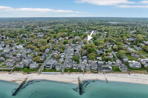 17 Park Pl, Harwich, MA 02646