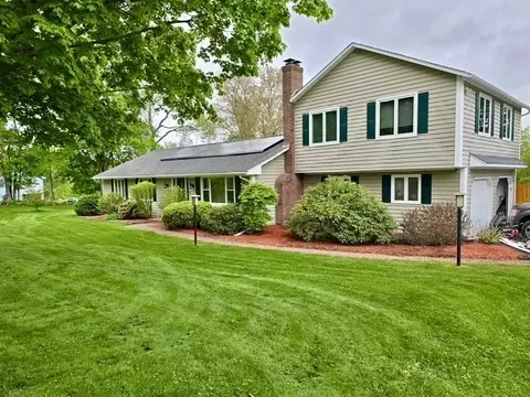 98 Town Farm Rd, Monson, MA 01057