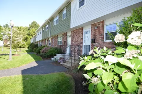 17 Bayberry Cir #17, Millis, MA 02054