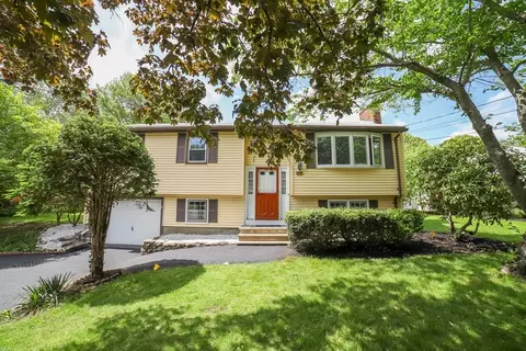 29 Whippoorwill Dr, Shrewsbury, MA 01545
