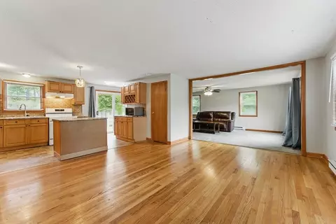 215 Pine Acre Rd, Springfield, MA 01129 photo 8