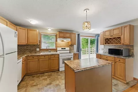 215 Pine Acre Rd, Springfield, MA 01129 photo 4