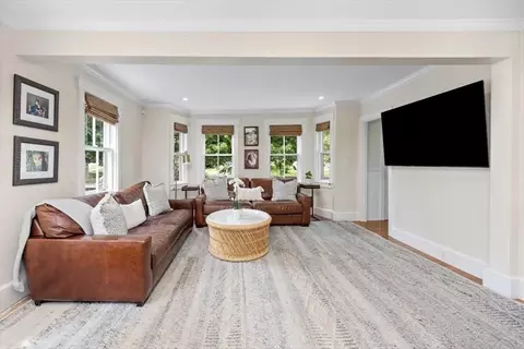 22 High St, Hingham, MA 02043 photo 3