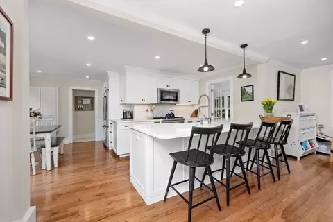 22 High St, Hingham, MA 02043 photo 5