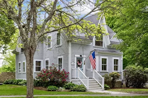 22 High St, Hingham, MA 02043