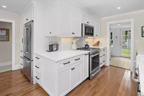 22 High St, Hingham, MA 02043 photo 8