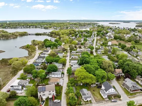 34 13th St, Wareham, MA 02532